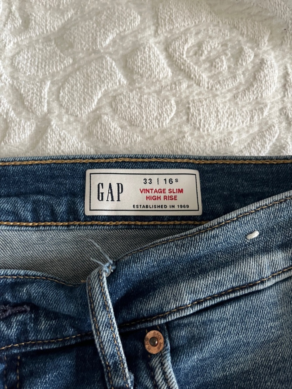 GAP Vintage Slim High Rise Jeans - Medium Blue Denim 16s